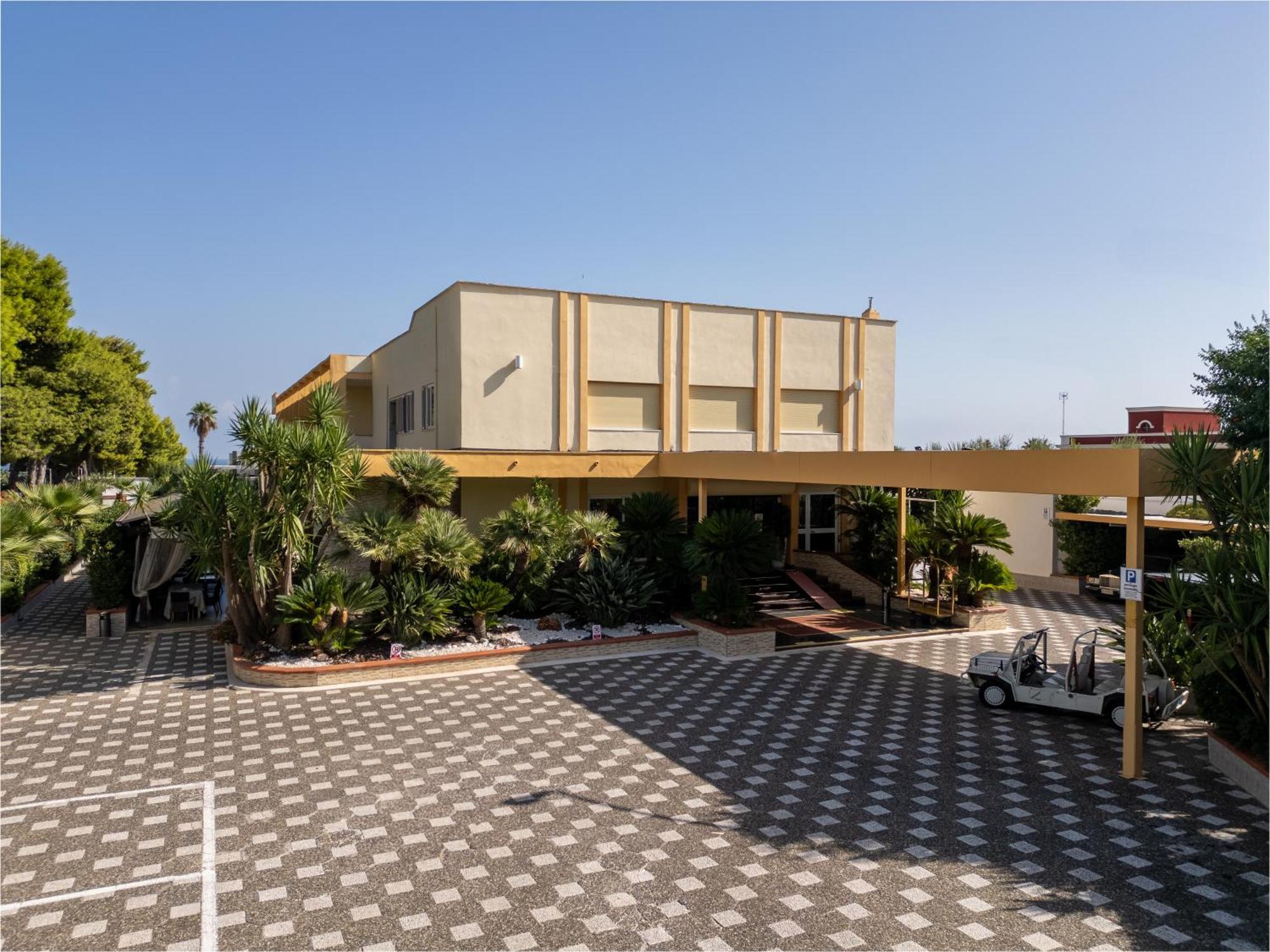 Hotel Villa Bisceglie Eksteriør bilde